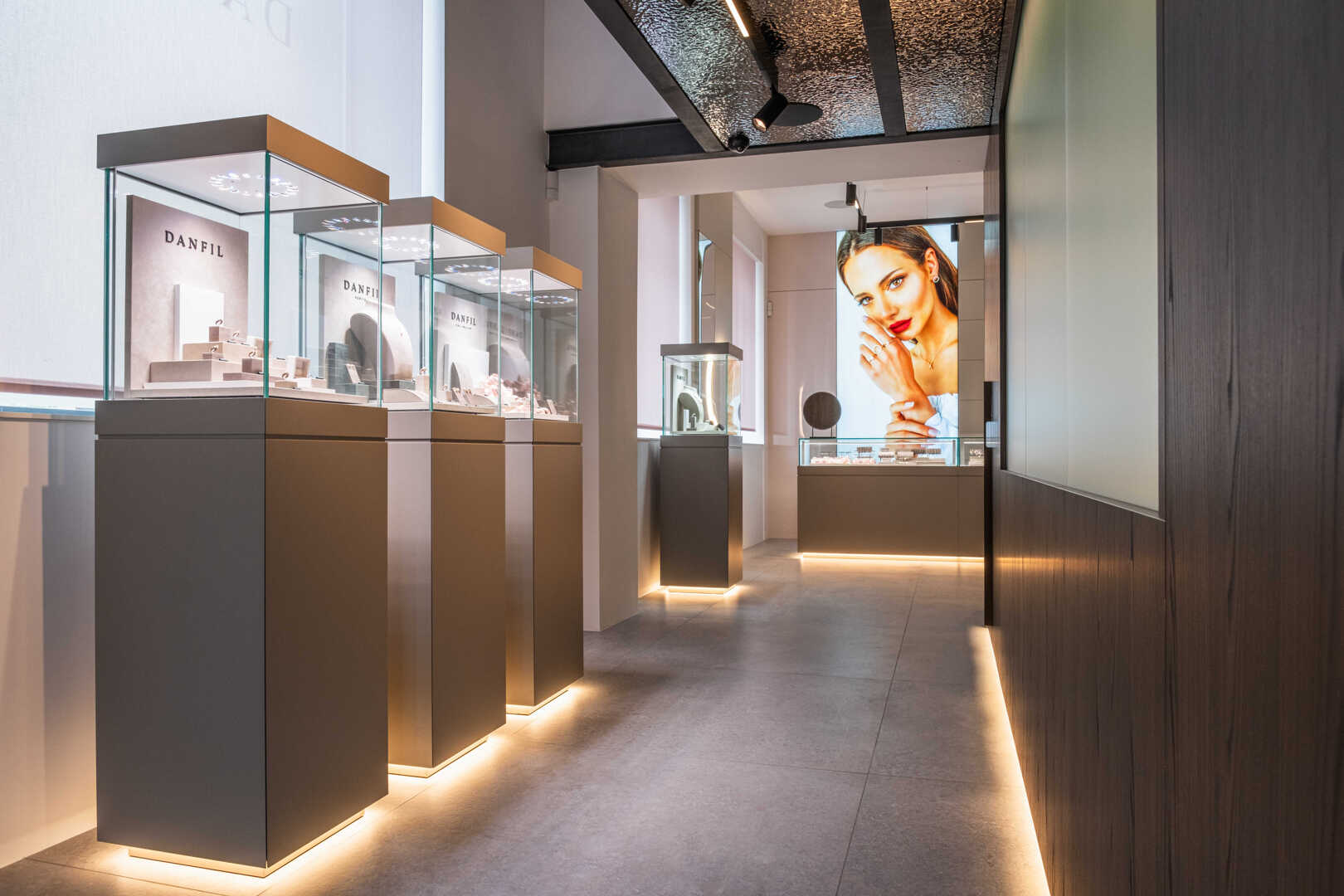 Danfil Jewellery s.r.o.