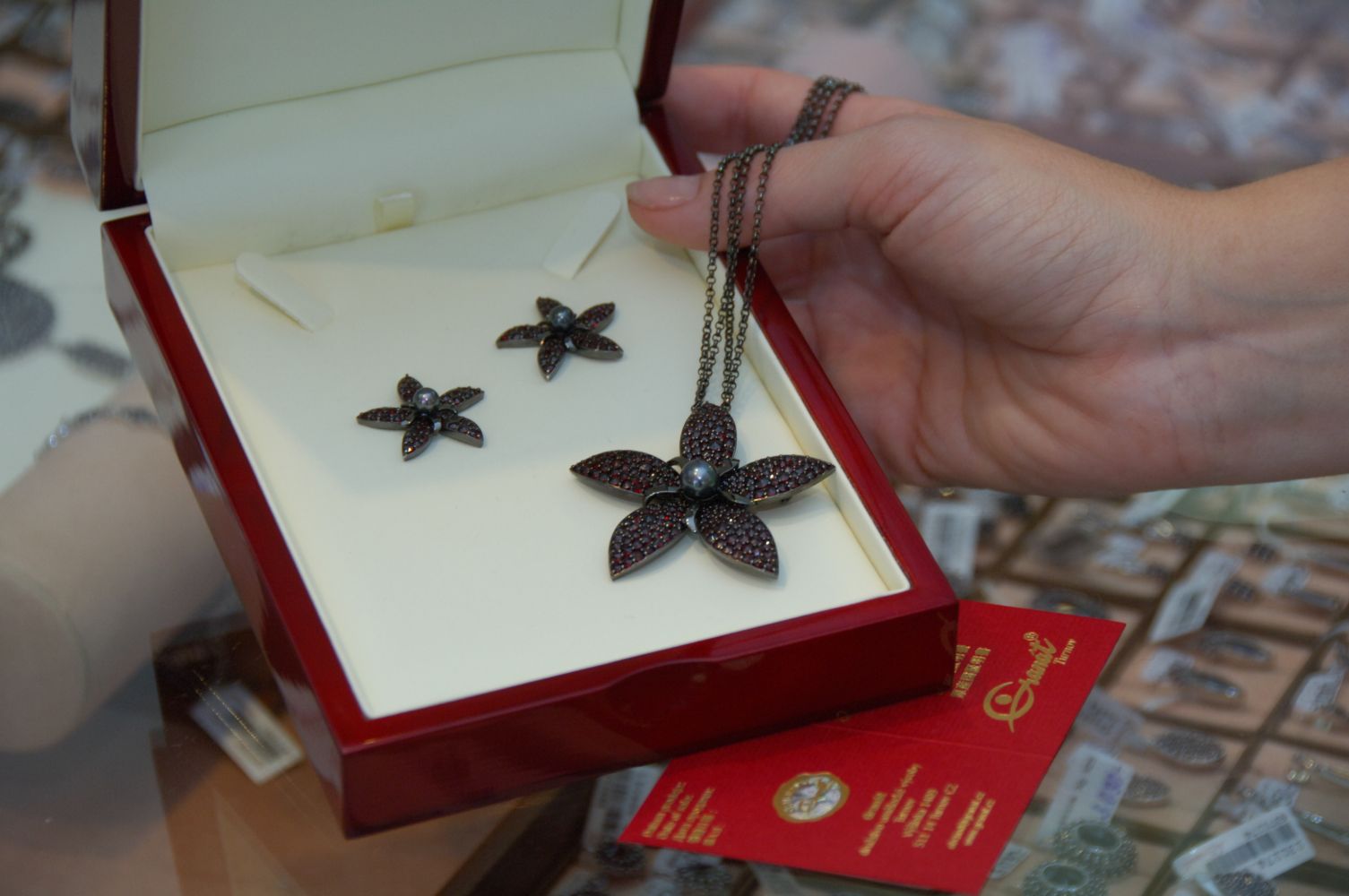 Granát, družstvo umělecké výroby, Turnov